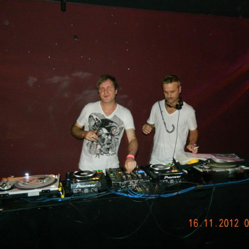 
                                            img-DJ Loutka-18
                    